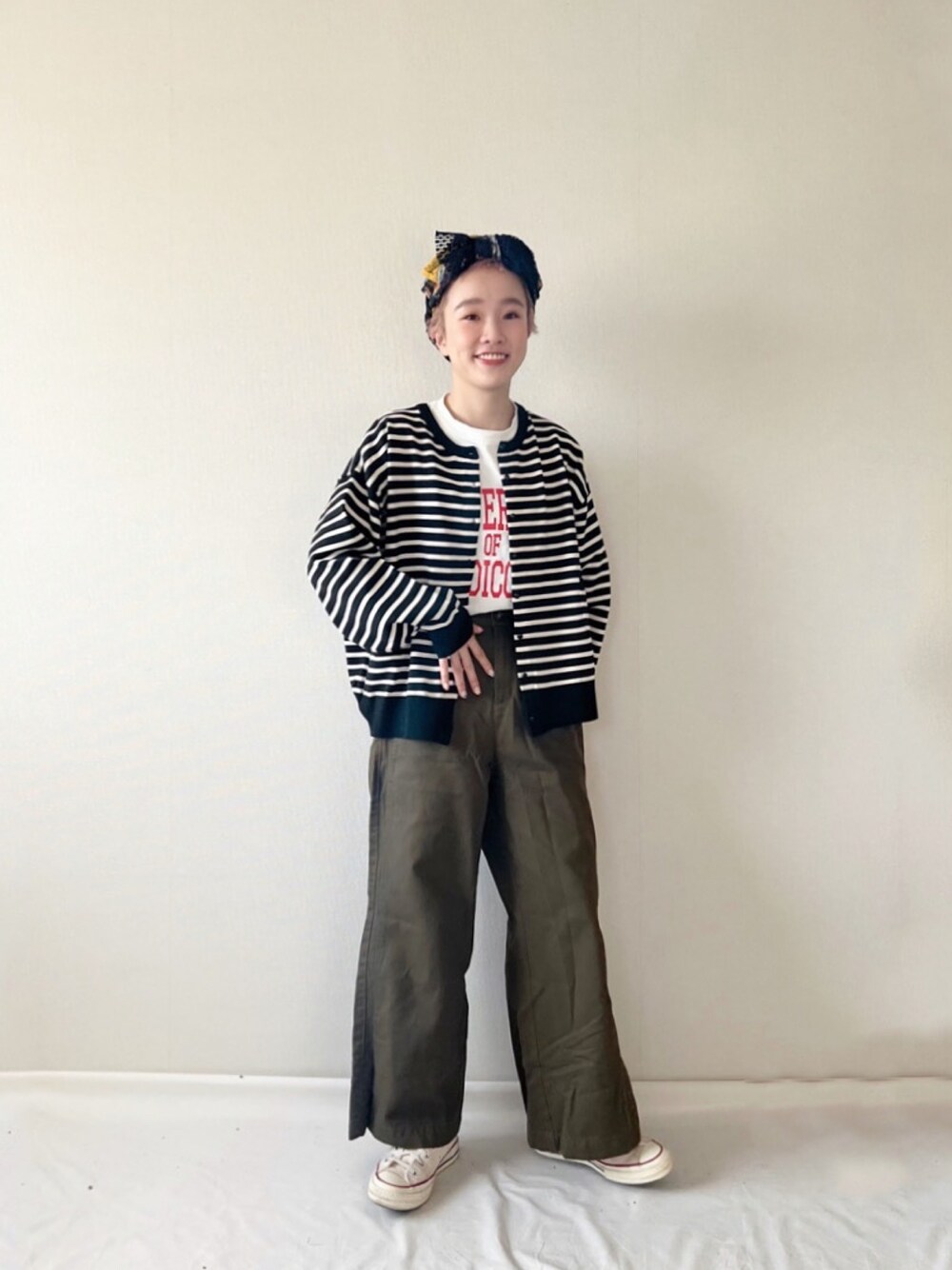 「休日コーデ、カジュアルコーデ、大人女子、着回しコーデ、ボーダー、イーザッカマニアストアーズ、ボンルシール、ターバン」｜「e-zakkamania storesのアイテム（カーゴパンツ、グリーン系）」を使った、2yuka2さん（レディース・162cm）の春コーディネートの1枚目の写真
