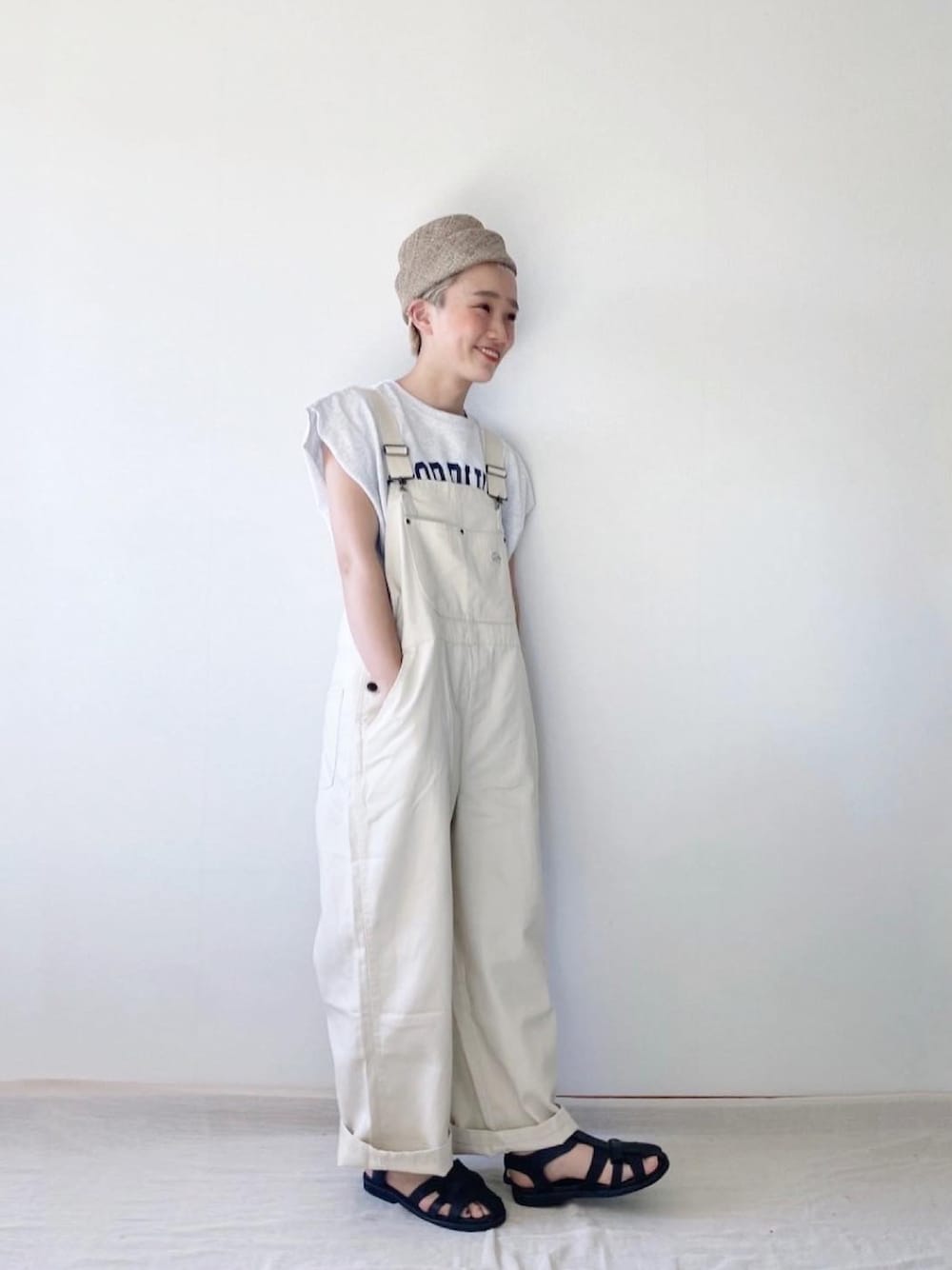 「パンツコーデ、カジュアルコーデ、オーバーオール、aic、きれいめカジュアル、キャナルジーン(CANAL JEAN)、ベリーショート」｜「AIC.のルーズオーバーオール（サロペット/オーバーオール、ホワイト系）」を使った、2yuka2さん（レディース・162cm）の夏コーディネートの1枚目の写真