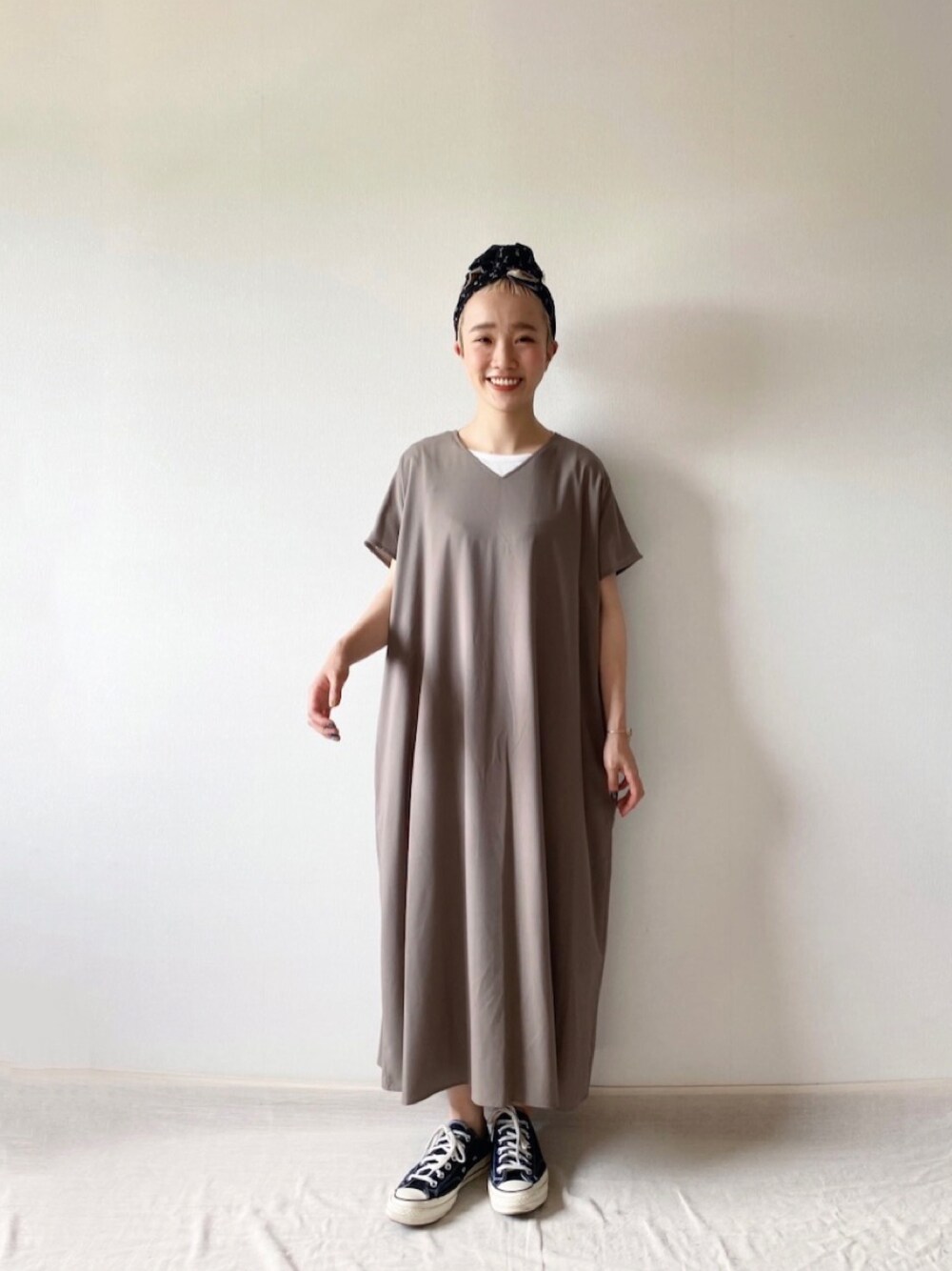 「TANDEY、オローネ、きれいめコーディネート、チャックテイラー、ターバン、ベリーショート」｜「tandeyのアイテム（ワンピース/ドレス、ブラウン系）」を使った、2yuka2さん（レディース・162cm）の夏コーディネートの1枚目の写真
