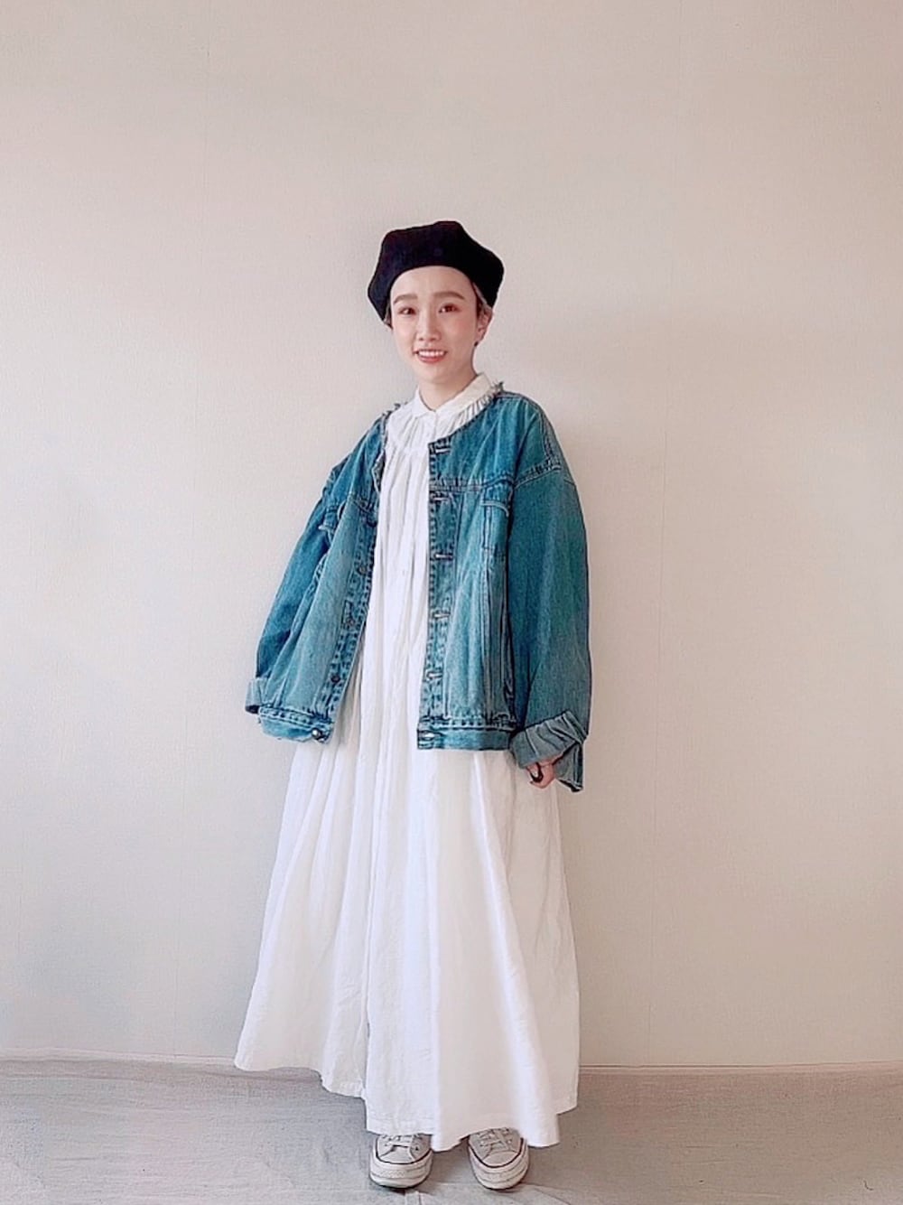 「お洒落さんとつながりたい、今日のコーデ、ナチュラルコーデ、ネストローブ、nest robe、ベレー帽、ベリーショート、converse、チャックテイラー」｜「nest Robeのアイテム（ワンピース/ドレス、ホワイト系）」を使った、2yuka2さん（レディース・162cm）の春コーディネートの1枚目の写真