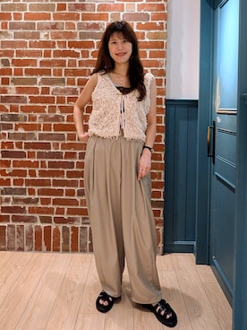「LOWRYS FARM（ローリーズファーム）のイージーワイドカーブパンツ 327286（その他パンツ、ベージュ系）」を使った、あやかさん（レディース・163cm）の夏コーディネート
