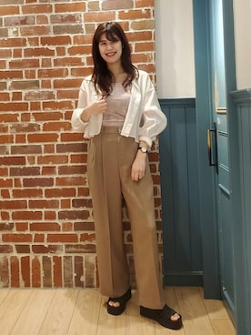 「アイテム（スラックス）」を使った、あやかさん（レディース・163cm・30代）の夏コーディネート