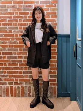 「アイテム（テーラードジャケット）」を使った、あやかさん（レディース・163cm・30代）の秋コーディネート