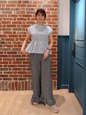 「LOWRYS FARM（ローリーズファーム）のカンドウフィットＫｎｉｔサンダル 637889（サンダル、ホワイト系）」を使った、あやかさん（レディース・163cm）の夏コーディネート