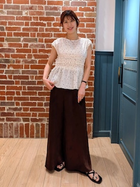 「LOWRYS FARM（ローリーズファーム）のストレッチサテンスカート　 290120（スカート、ブラウン系）」を使った、あやかさん（レディース・163cm）の夏コーディネート
