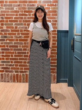 「LOWRYS FARM（ローリーズファーム）のフライスチビＴＥＥ 637055（Tシャツ/カットソー、ホワイト系）」を使った、あやかさん（レディース・163cm）の夏コーディネート
