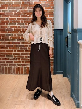 「アイテム（ローファー）」を使った、あやかさん（レディース・163cm・30代）の秋コーディネート