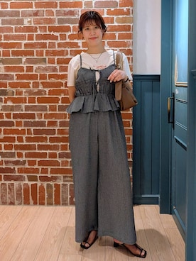 「LOWRYS FARM（ローリーズファーム）のタックスクエアショルダーＢＡＧ 656238（ショルダーバッグ、ブラウン系）」を使った、あやかさん（レディース・163cm）の夏コーディネート
