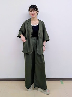 「LOWRYS FARM（ローリーズファーム）の【接触冷感・UVカット】ソフリネンワイドパンツ 621564（スラックス、グリーン系）」を使った、あやかさん（レディース・163cm）の夏コーディネート