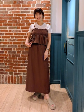 「LOWRYS FARM（ローリーズファーム）のシャーリングビスチェスカート２Ｐ　1051971（スカート、ブラウン系）」を使った、あやかさん（レディース・163cm）の夏コーディネート