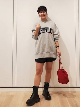 「アイテム（スウェット）」を使った、あやかさん（レディース・163cm・30代）の秋コーディネート