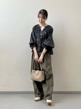 「URBAN RESEARCH DOORS（アーバンリサーチドアーズ）のラメ刺繍ブラウス（シャツ/ブラウス）」を使った、hollyさん（レディース・160cm）の秋コーディネート