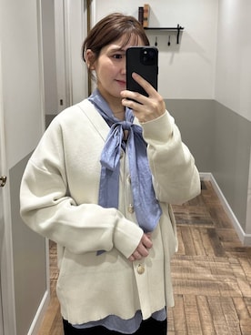 「A part by（アパートバイ）のスポンディッシュVカーディガン（カーディガン/ボレロ、ホワイト系）」を使った、mihoさん（レディース・157cm）の冬コーディネート