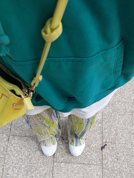 「PULL&BEAR（プルアンドベア）のアイテム（パーカー）」を使った、C.MHさん（レディース・162cm）の冬コーディネート