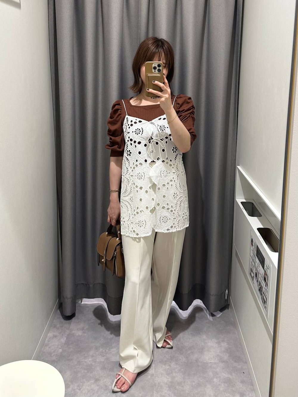 スカラップ刺繍キャミ 574338を使った人気ファッションコーディネート