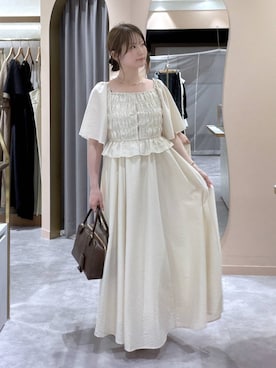 「mysty woman（ミスティウーマン）の【セットアイテム】シャーリングブラウスセットワンピース 1054930（ワンピース、ホワイト系）」を使った、エリンギさん（レディース・153cm）の夏コーディネート