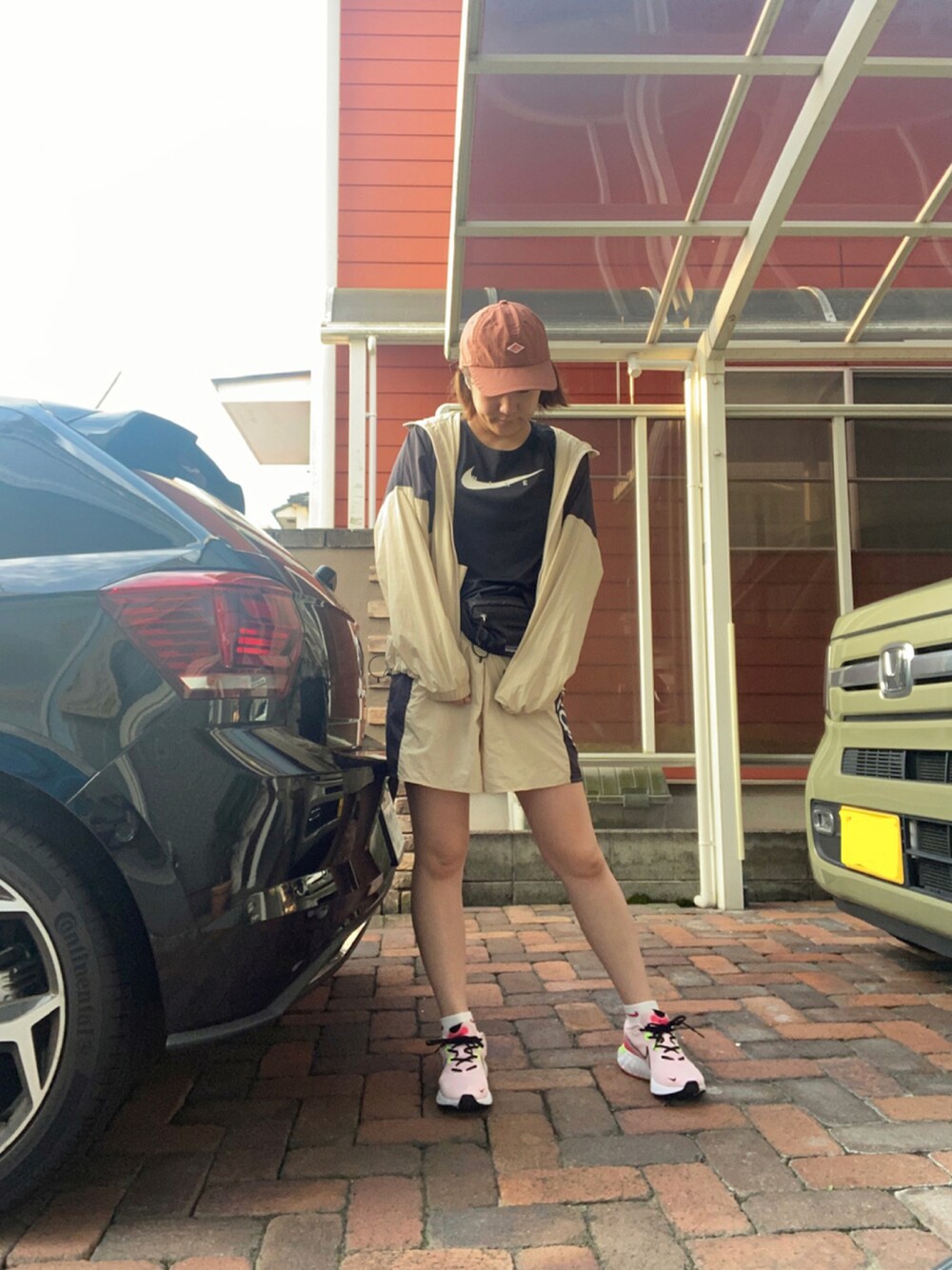 「スニーカー、NIKE、Danton、ナイキ、パタゴニア、patagonia、ランニングスタイル、ランニングシューズ、リラックススタイル、ダントン」｜「NIKEのアイテム（スニーカー、ピンク系）」を使った、あずいも☻さん（レディース・159cm）の秋コーディネートの1枚目の写真