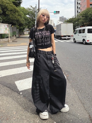 「KsG(ケーエスジー)のレタリングクロップドTシャツ(Tシャツ/カットソー)」を使った、Hinechiさん(レディース・160cm)の夏コーディネート