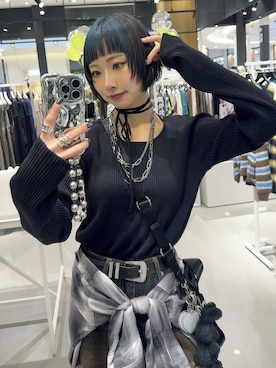 「アイテム（キーホルダー）」を使った、Hinechiさん（レディース・160cm）の秋コーディネート