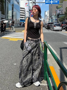 「アイテム（カーゴパンツ）」を使った、Hinechiさん（レディース・160cm）の夏コーディネート