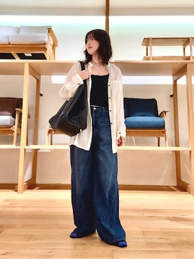 「KBF（ケイビーエフ）のシャイニーシアーシャツ（シャツ/ブラウス、ホワイト系）」を使った、ｶﾅｺさん（レディース・162cm）の春コーディネート