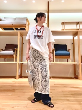 「RODE SKO（ロデスコ）のメタリックヤーントートバッグ（トートバッグ、シルバー系）」を使った、ｶﾅｺさん（レディース・162cm）の春コーディネート