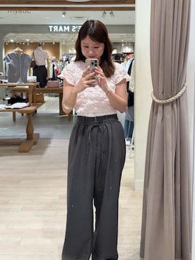 「mystic（ミスティック）の【新色IVO・GRY/3サイズ展開◎】ラインストーンWベルトパンツ（スラックス、グレー系）」を使った、hiyoriさん（レディース・156cm）の夏コーディネート