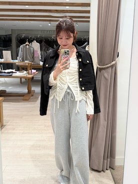 「mystic（ミスティック）の裾ドロストイージーパンツ（その他パンツ、グレー系）」を使った、hiyoriさん（レディース・156cm）の春コーディネート