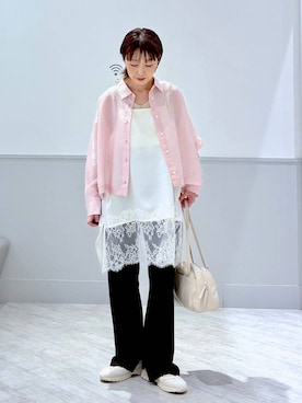「GLOBAL WORK（グローバルワーク）のシルキータッチシアークロップドシャツ/636682（シャツ/ブラウス、ピンク系）」を使った、nakamu29さん（レディース）の春コーディネート
