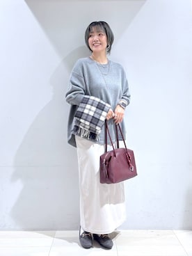 「アイテム（ローファー、グレー系）」を使った、たかなさん（レディース・162cm）の秋コーディネート
