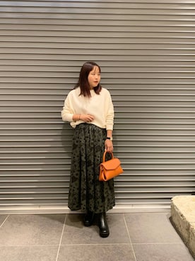 「花柄スカート」｜maho.さん（レディース・156cm）の秋コーディネート