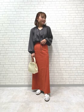 「URBAN RESEARCH ROSSO（アーバンリサーチロッソ）のサテンミニハンドバッグ（ハンドバッグ）」を使った、maho.さん（レディース・156cm）の春コーディネート