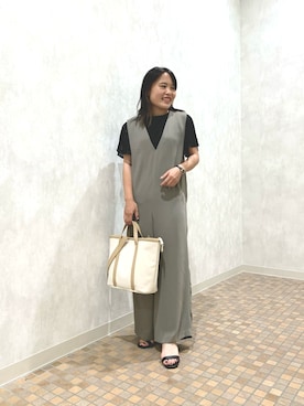 「Vネック」｜「アイテム（サロペット/オーバーオール）」を使った、maho.さん（レディース・156cm）の夏コーディネート