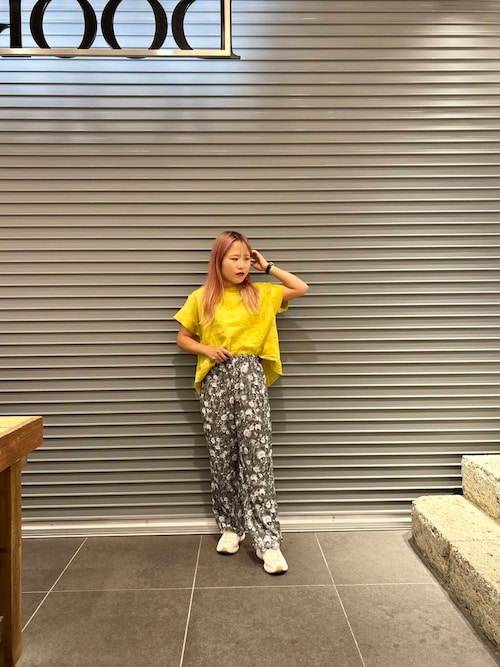 新品タグ付き　かぐれ　スモールフラワープリントイージーパンツ　アーバンリサーチ URBAN RESEARCH DOORS パンツ 「接触冷感/イージーケア