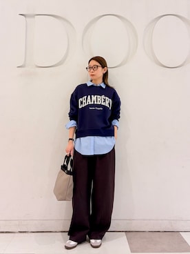 「URBAN RESEARCH DOORS（アーバンリサーチドアーズ）のカレッジロゴ刺繍スウェット（スウェット、ブルー系）」を使った、おおしまゆなさん（レディース・162cm）の冬コーディネート