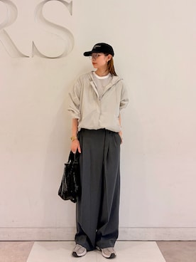 「URBAN RESEARCH DOORS（アーバンリサーチドアーズ）の『UR TECH』ポケッタブル撥水フレアパーカー（テーラードジャケット、グレー系）」を使った、おおしまゆなさん（レディース・162cm）の春コーディネート