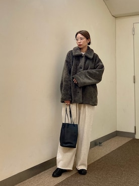 「URBAN RESEARCH DOORS（アーバンリサーチドアーズ）のコクーンシルエットボアコート（その他アウター）」を使った、おおしまゆなさん（レディース・162cm）の秋コーディネート