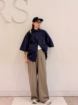 「かぐれ（カグレ）のワイドハーフスリーブシャツ（シャツ/ブラウス、ブルー系）」を使った、おおしまゆなさん（レディース・162cm）の春コーディネート