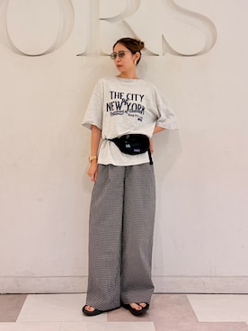「URBAN RESEARCH DOORS（アーバンリサーチドアーズ）のGOOD ROCK SPEED　NYC TSHIRTS（Tシャツ/カットソー、グレー系）」を使った、おおしまゆなさん（レディース・162cm）の夏コーディネート