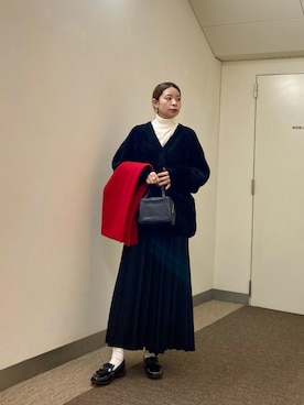 「アイテム（ストール/ショール、レッド系）」を使った、おおしまゆなさん（レディース・162cm）の冬コーディネート