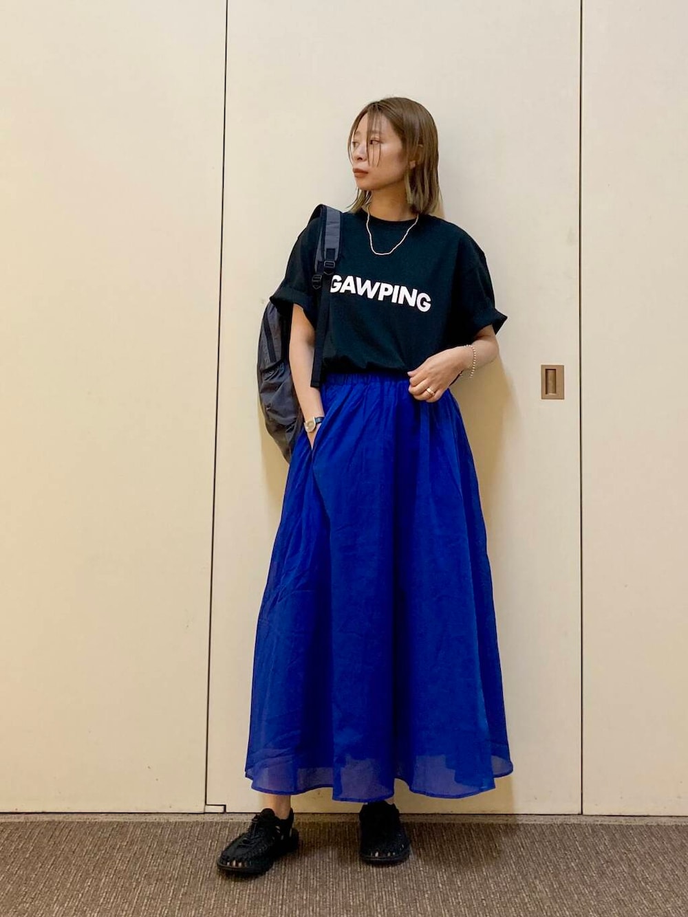 「大人カジュアル、ママコーデ、カジュアルコーデ、アーバンリサーチドアーズ、doors、urbanreseachdoors、EKAL、ドアーズ、骨格ナチュラル、ナチュラル×カジュアル」｜「EKALのEASY DAYPACK（バックパック/リュック、グレー系）」を使った、おおしまゆなさん（レディース・162cm）の春コーディネートの1枚目の写真