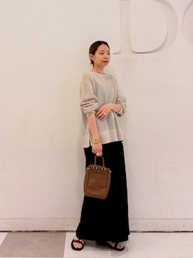 「URBAN RESEARCH DOORS（アーバンリサーチドアーズ）のメッシュニットプルオーバー｜春服/春ニット/大人カジュアル（ニット/セーター、グレー系）」を使った、おおしまゆなさん（レディース・162cm）の春コーディネート