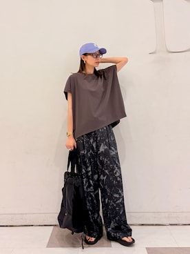 「URBAN RESEARCH DOORS（アーバンリサーチドアーズ）の『別注』New Era×DOORS　920CS（キャップ、パープル系）」を使った、おおしまゆなさん（レディース・162cm）の春コーディネート