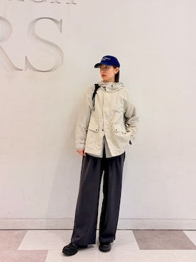 「URBAN RESEARCH DOORS（アーバンリサーチドアーズ）のナイロンマウンテンパーカー（マウンテンパーカー、ベージュ系）」を使った、おおしまゆなさん（レディース・162cm）の春コーディネート