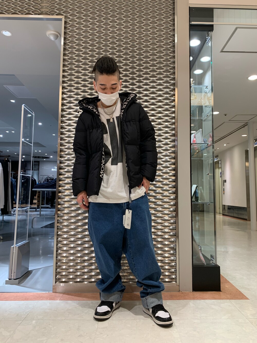 「ROYAL FLASH、ロイヤルフラッシュ、名古屋、parco、ダウン、アウター、MONCLER、ロンT、saint michael、bodysong.、デニム、ロイヤルフラッシュ別注、秋冬コーデ、ドレッド」｜「MONCLERのアイテム（ジャケット/アウター、ブラック系）」を使った、ryusei617さん（メンズ・172cm）の秋コーディネートの1枚目の写真