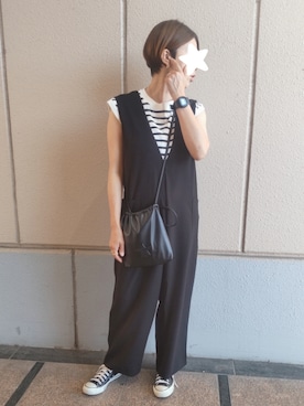 「ブラック×ホワイト」｜「アイテム（オールインワン・サロペット）」を使った、KIRIMI★GIRLさん（レディース・162cm）の秋コーディネート