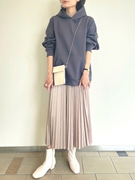 「アイテム（PC・スマホグッズ/家電）」を使った、タカハシカナエさん（レディース・170cm・30代）の秋コーディネート
