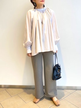 「ITEMS URBANRESEARCH（アイテムズ アーバンリサーチ）のPUキンチャクショルダー（ショルダーバッグ）」を使った、タカハシカナエさん（レディース・170cm）の冬コーディネート