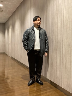 「URBAN RESEARCH DOORS（アーバンリサーチドアーズ）のURD PRIMALOFT 中綿ブルゾン（ブルゾン、グレー系）」を使った、KOICHI TANAKAさん（メンズ・170cm）の冬コーディネート