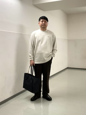 「URBAN RESEARCH DOORS（アーバンリサーチドアーズ）のウールライクサージストレートトラウザー（その他パンツ、ブラウン系）」を使った、KOICHI TANAKAさん（メンズ・170cm）の秋コーディネート